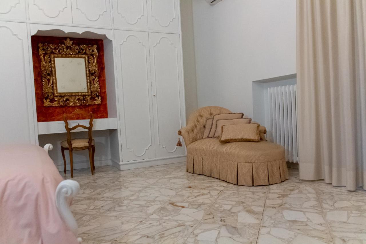 Interno 9 Hotel บารี ภายนอก รูปภาพ