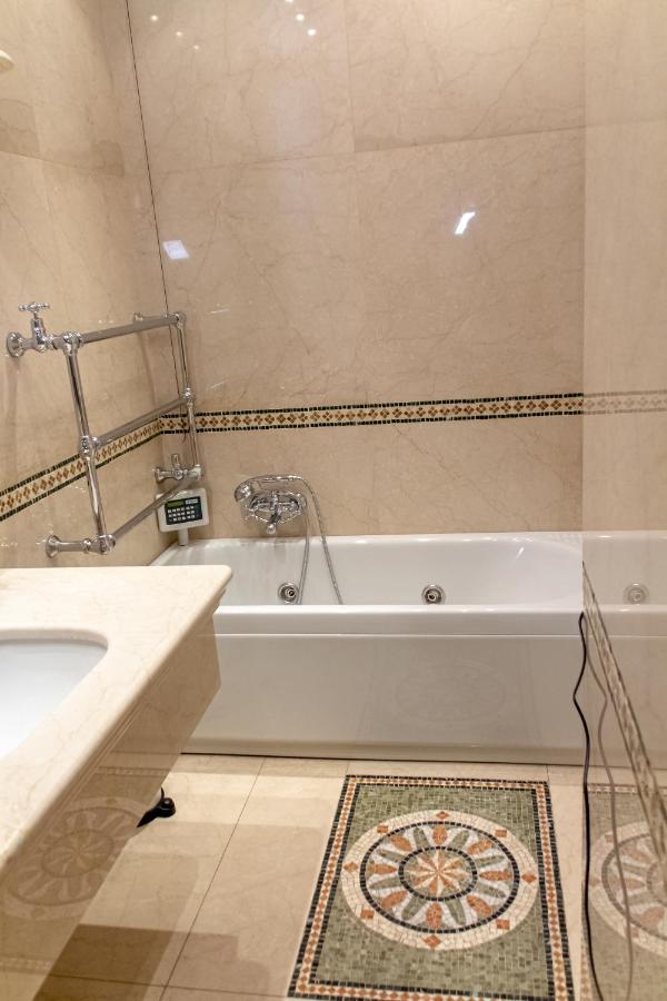 Interno 9 Hotel บารี ภายนอก รูปภาพ