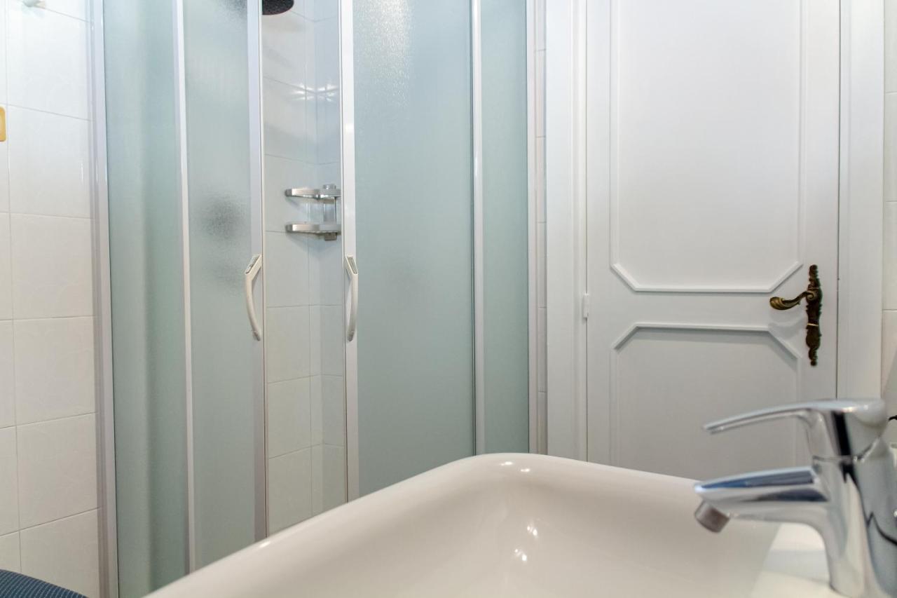Interno 9 Hotel บารี ภายนอก รูปภาพ
