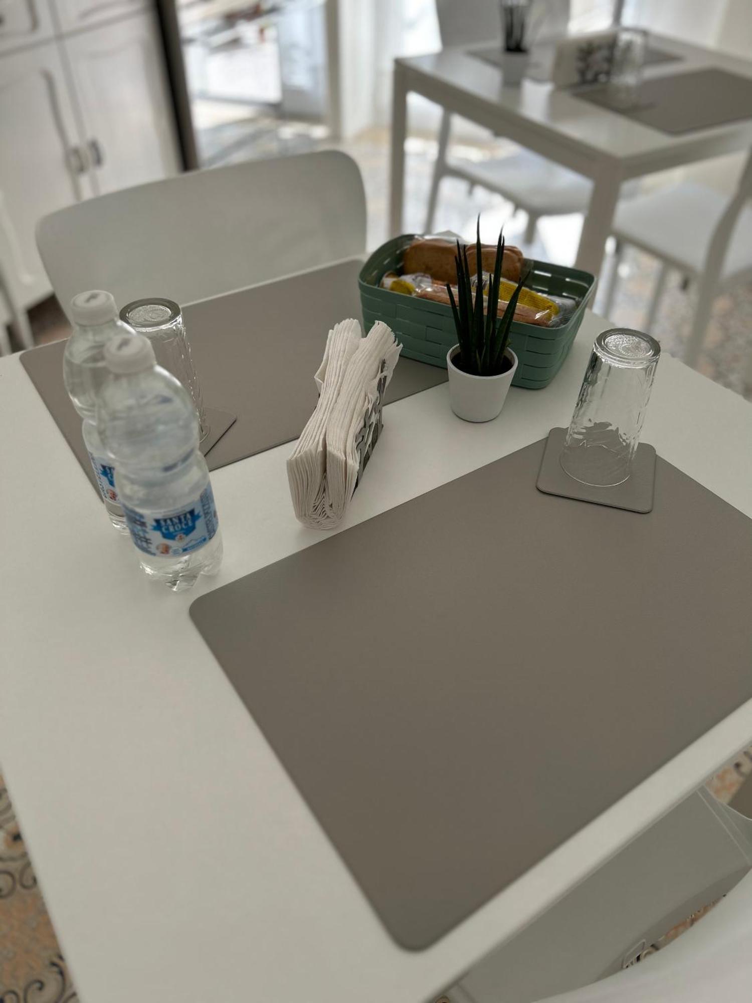 Interno 9 Hotel บารี ภายนอก รูปภาพ